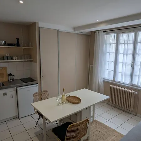 Knp Voltaire Apartment Tours