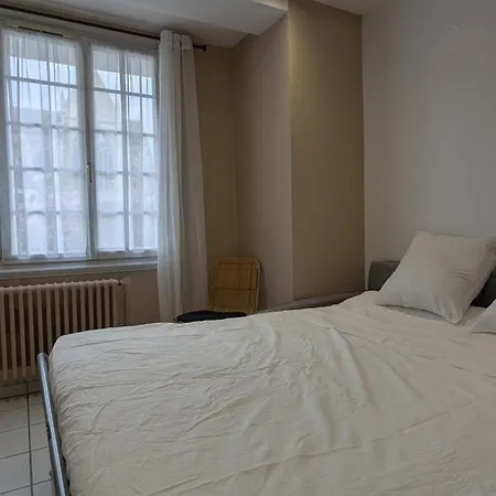 Knp Voltaire Apartment