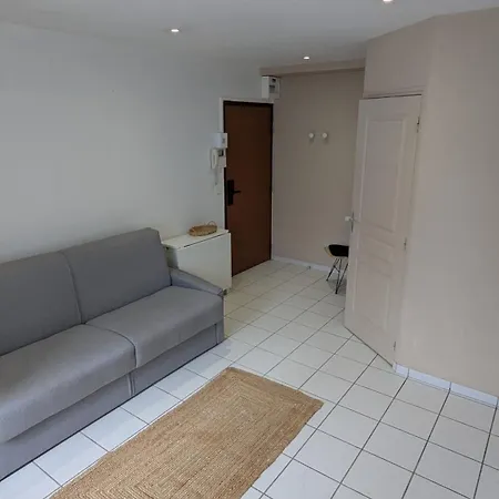 Knp Voltaire Apartment Tours