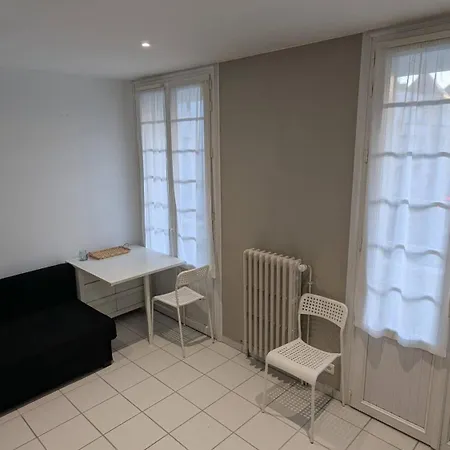 Knp Voltaire Apartment